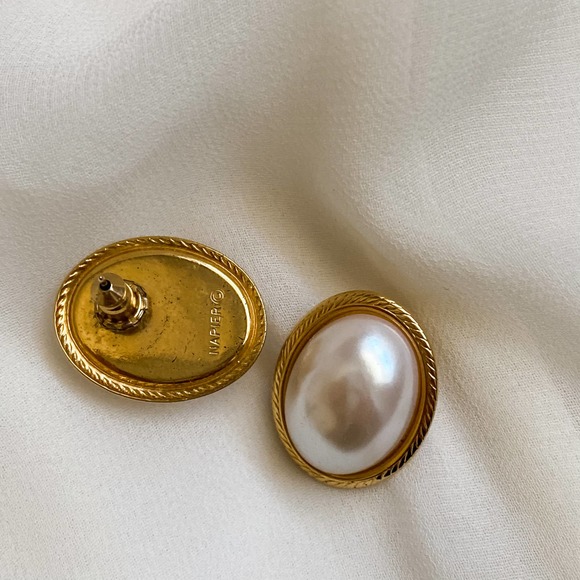 VTG Napier Oval Pearl Gold Halo Earrings - Picture 4 of 5